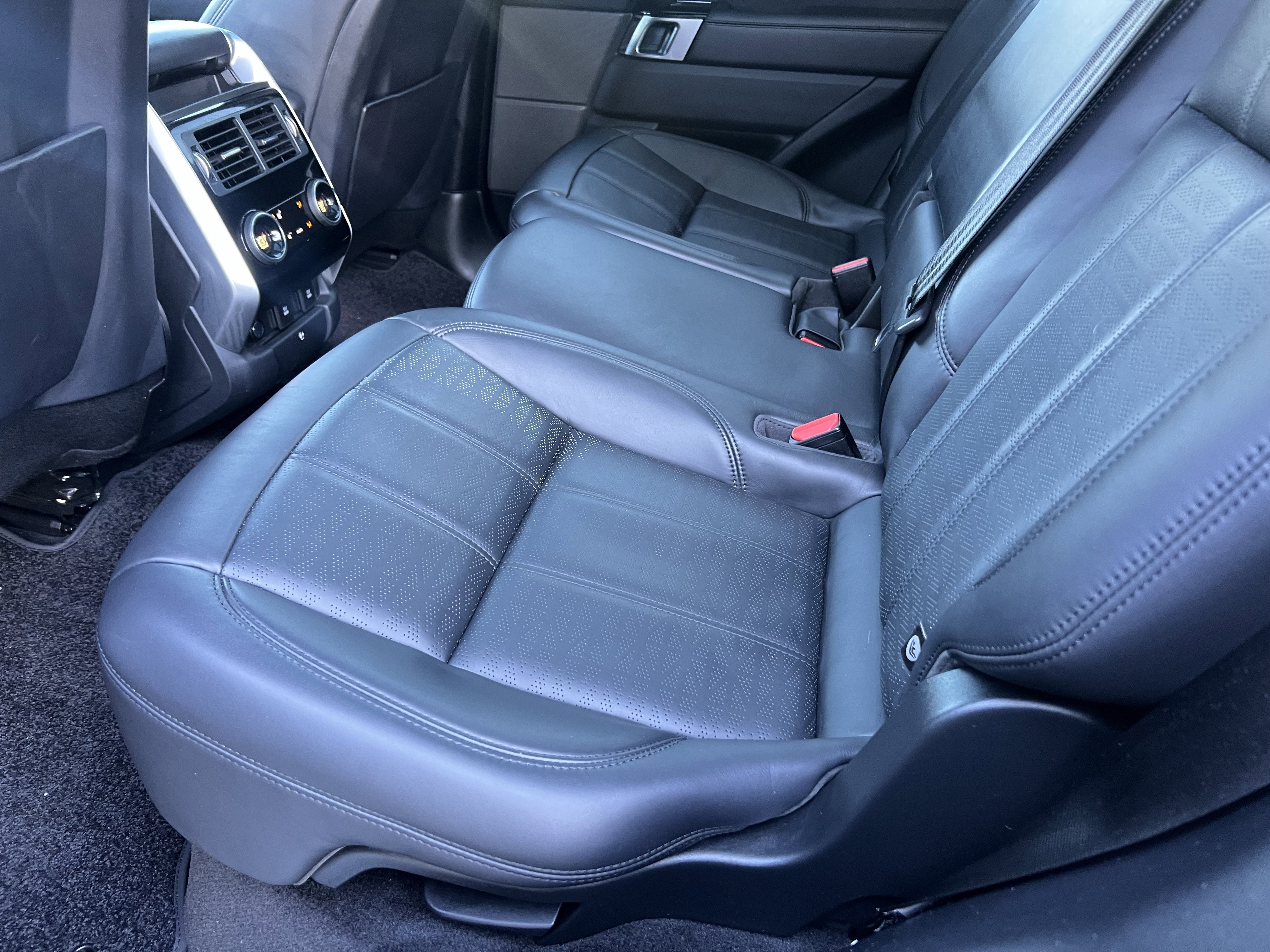 Used 2019 Land Rover Range Rover Sport HSE Dynamic image 33