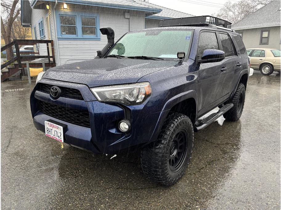 Used 2019 Toyota 4Runner SR5 image 3