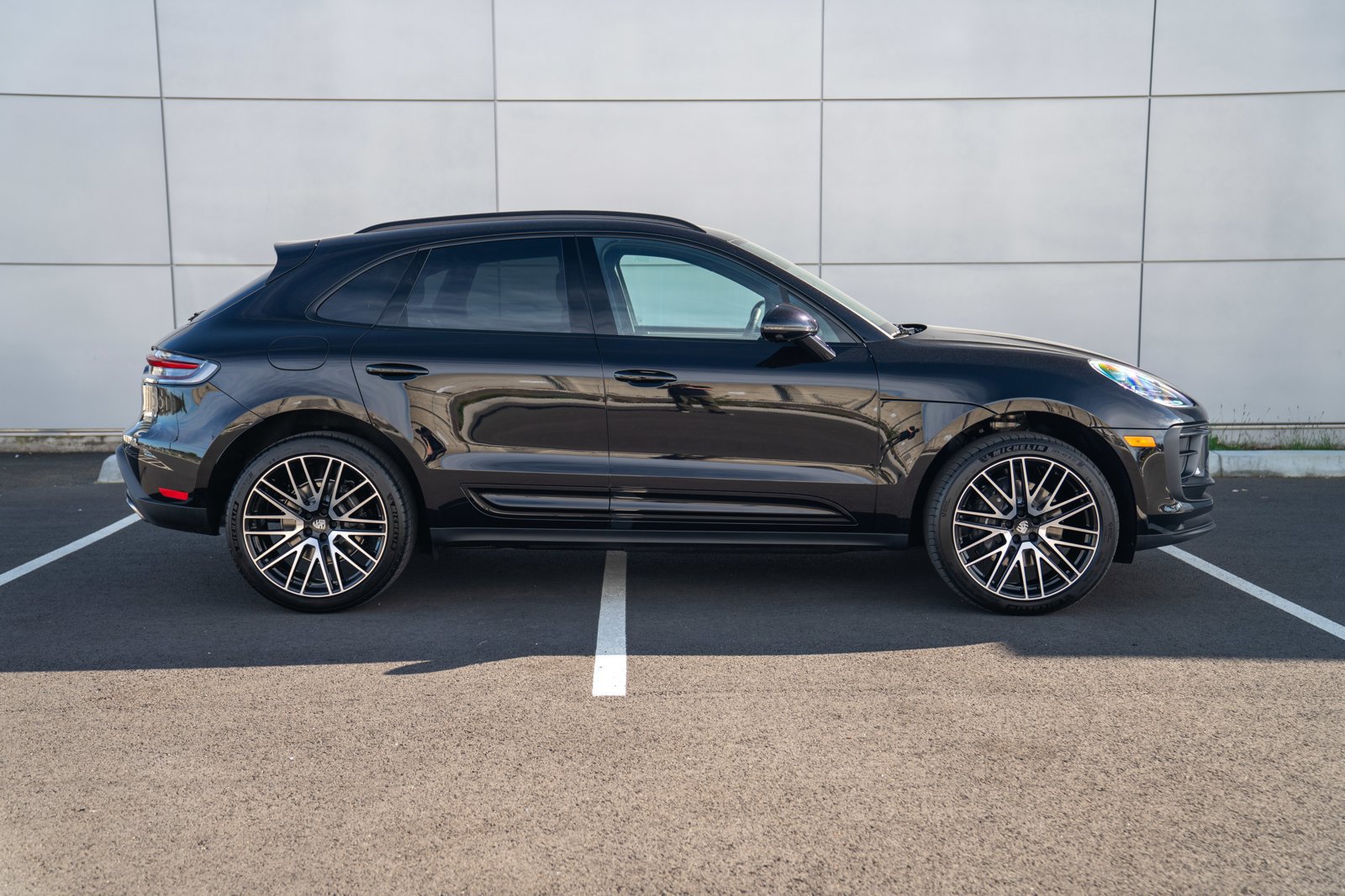 New 2026 Porsche Macan AWD/4WD image 8