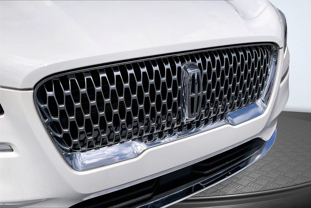 Used 2022 Lincoln Corsair FWD w/ Premium Package image 33