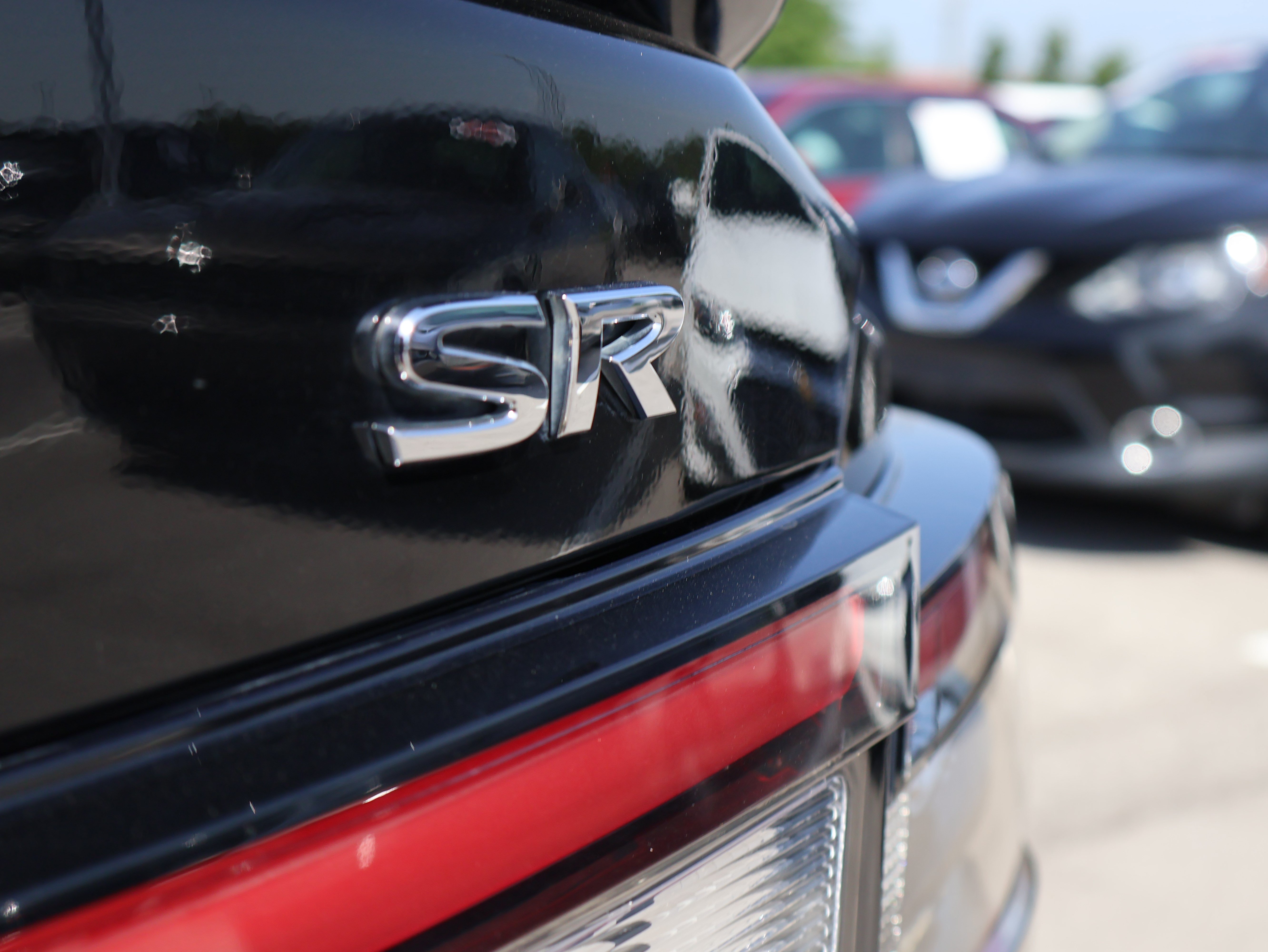 Used 2022 Nissan Maxima SR w/ Sport Mat Group FWD image 17