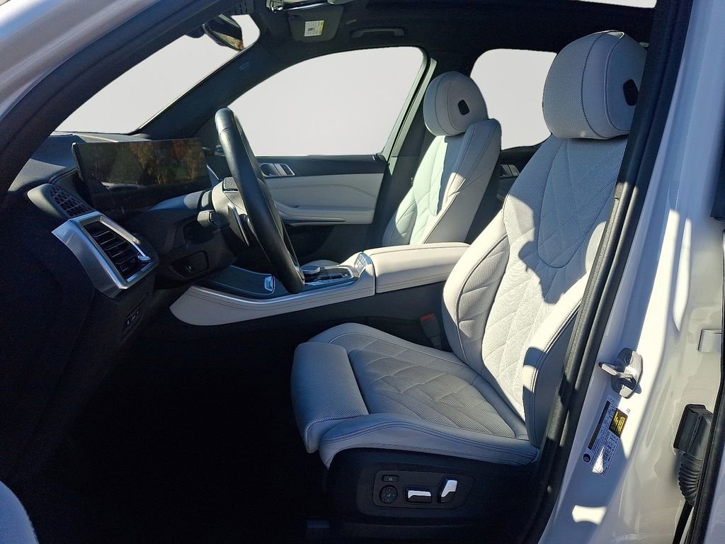 Used 2024 BMW X5 sDrive40i w/ Premium Package image 14