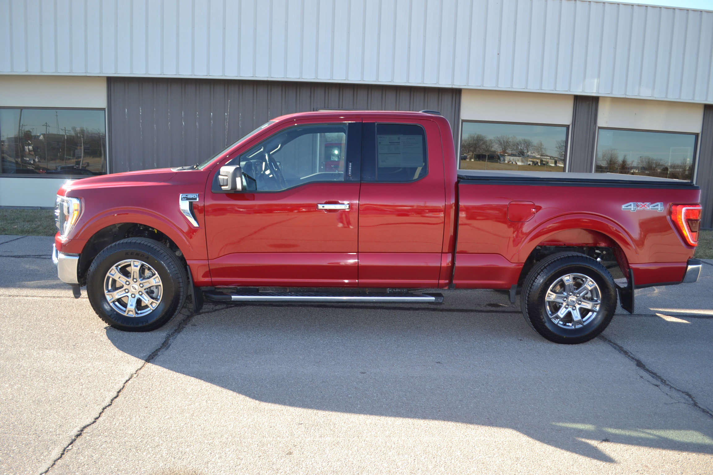 Certified 2022 Ford F150 XLT w/ Equipment Group 302A High image 5