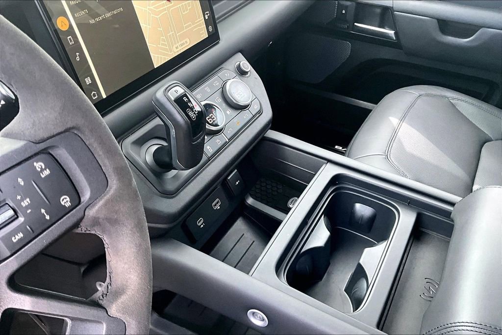 Used 2023 Land Rover Defender 110 V8 image 14