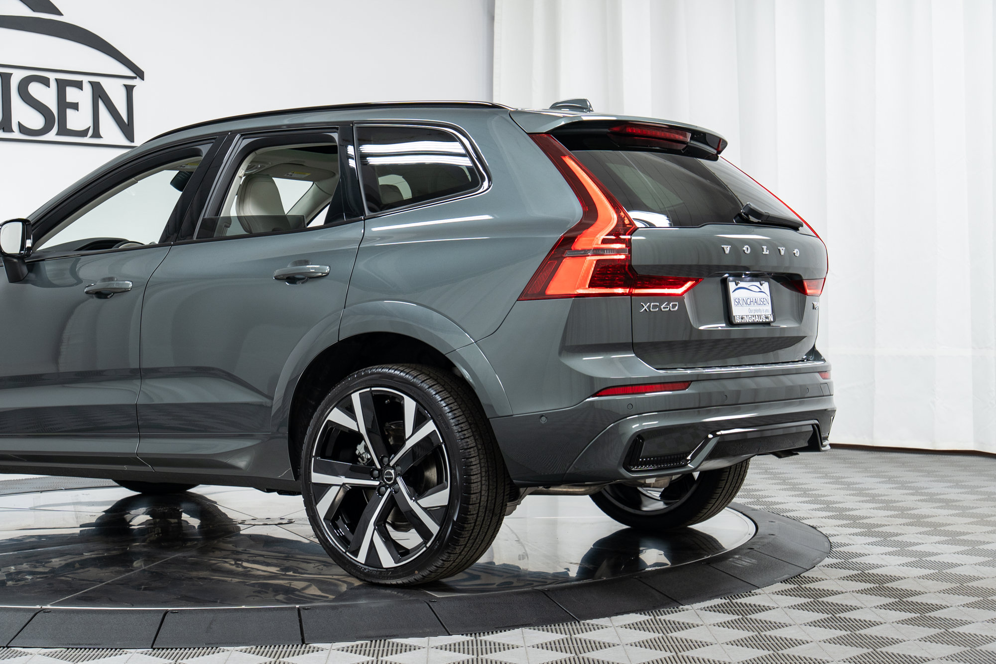 New 2026 Volvo XC60 T8 Ultra AWD/4WD image 30