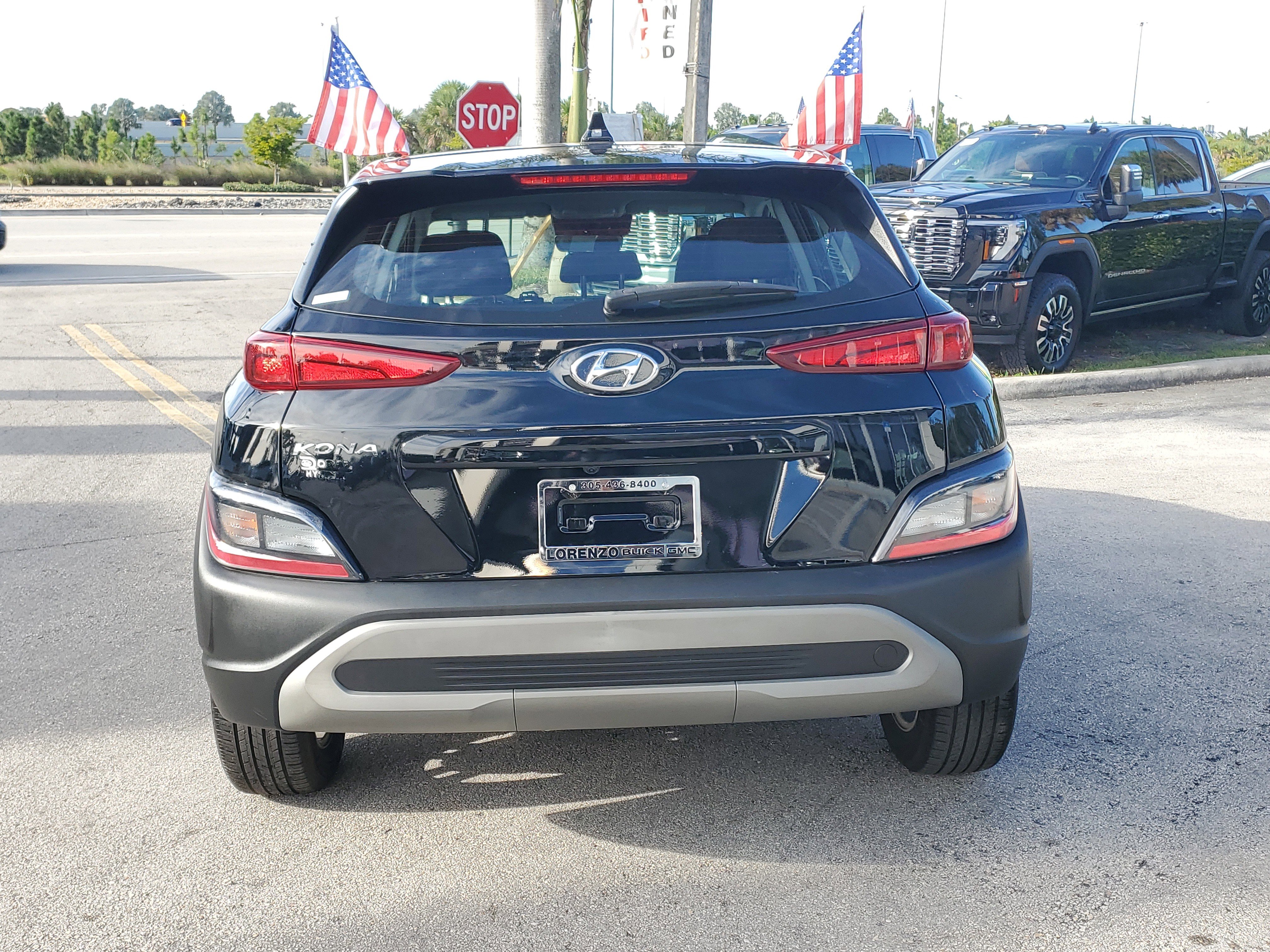Used 2023 Hyundai Kona SE w/ Cargo Package image 6