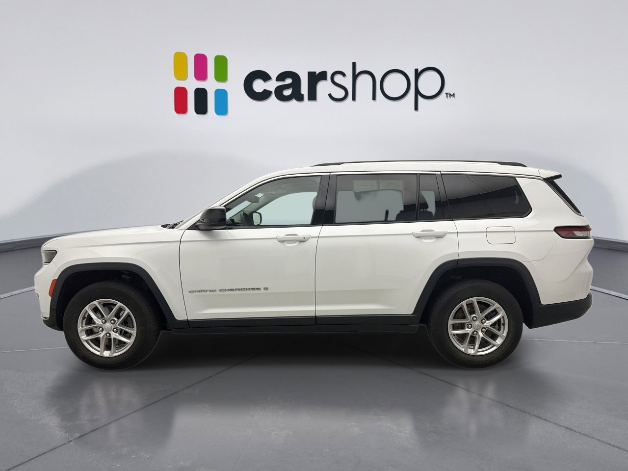 Used 2021 Jeep Grand Cherokee L Laredo w/ Luxury Tech Group I AWD/4WD image 2