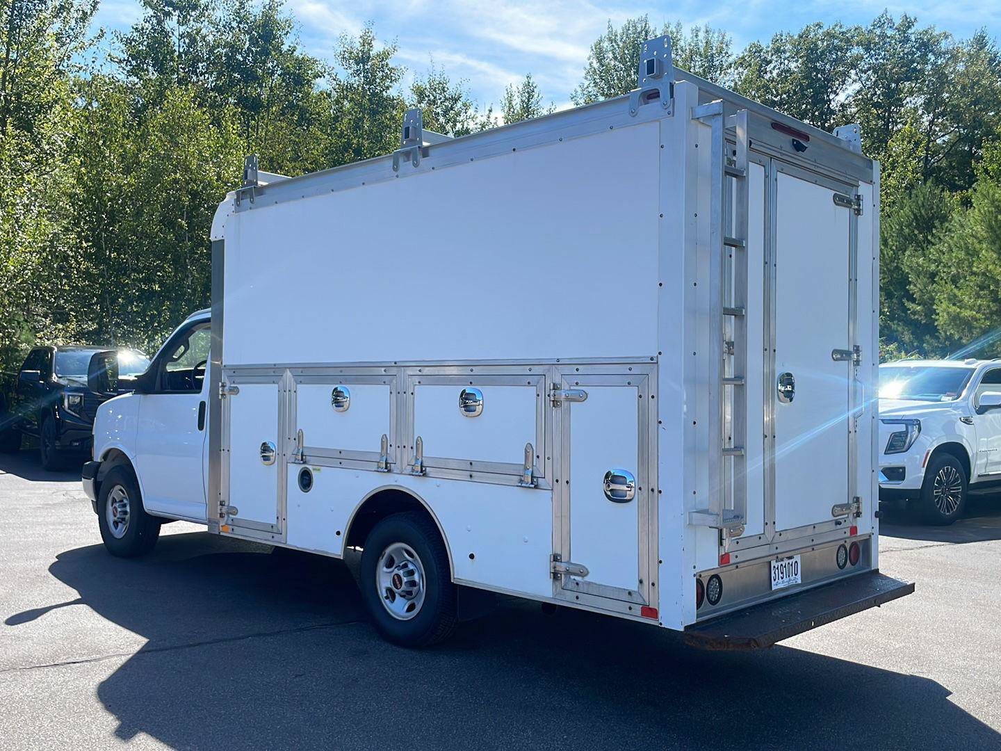 Used 2020 GMC Savana 3500 w/ Power Convenience Package RWD image 5