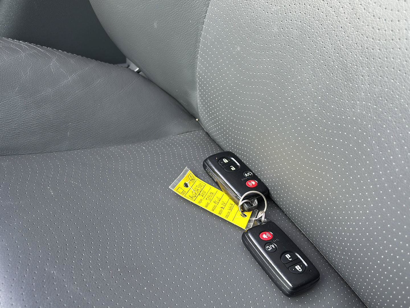 Used 2010 Toyota Prius Four w/ Solar Roof Pkg FWD image 33