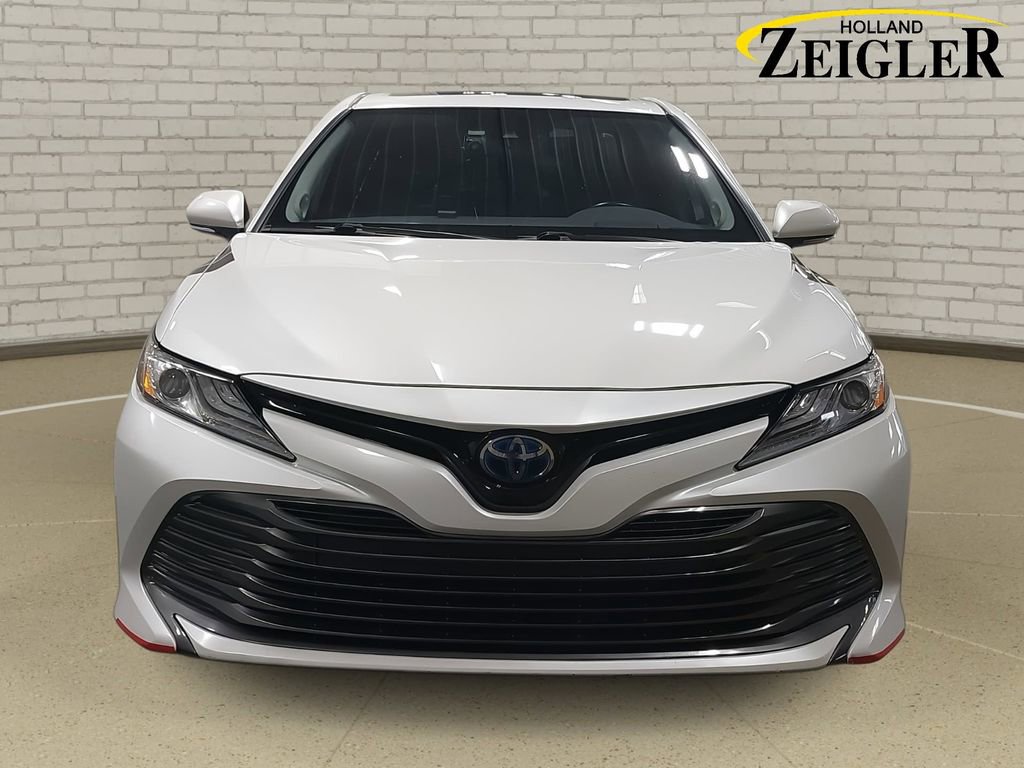 Used 2019 Toyota Camry XLE video 2