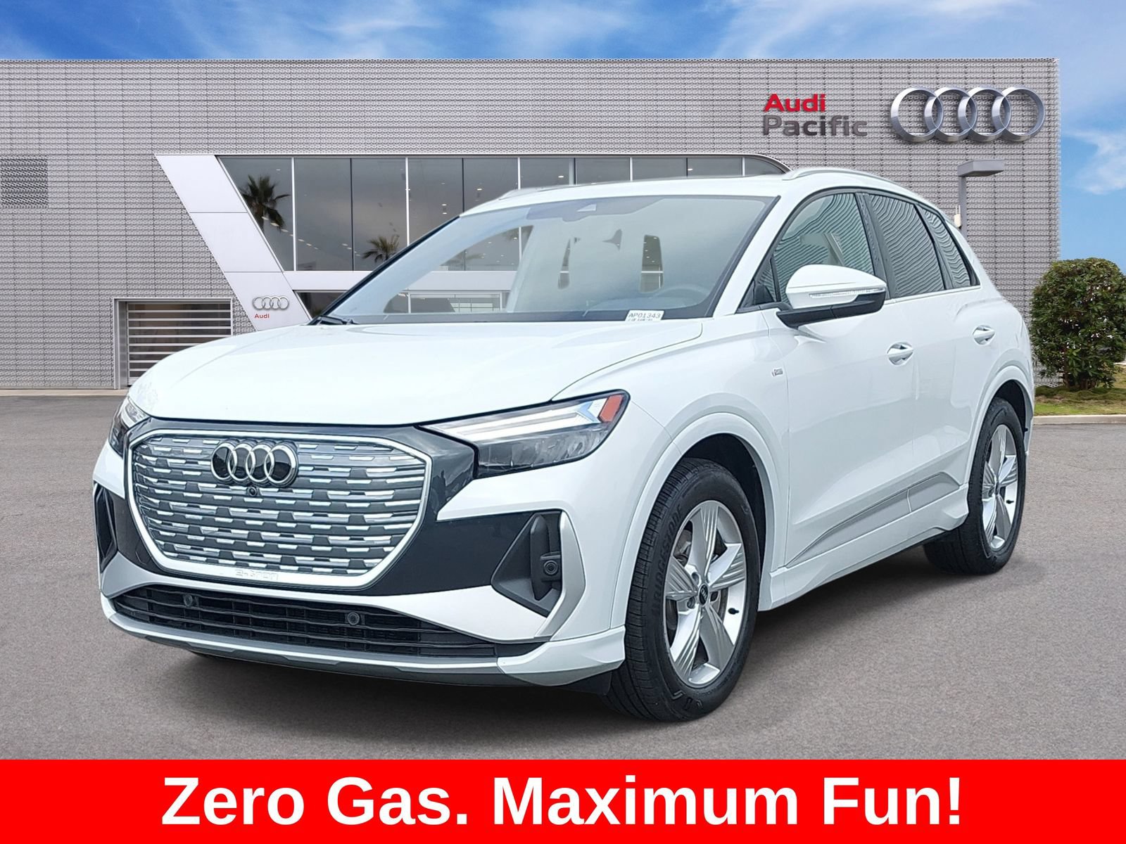 Used 2025 Audi Q4 e-tron Premium w/ Convenience Package AWD/4WD video 1