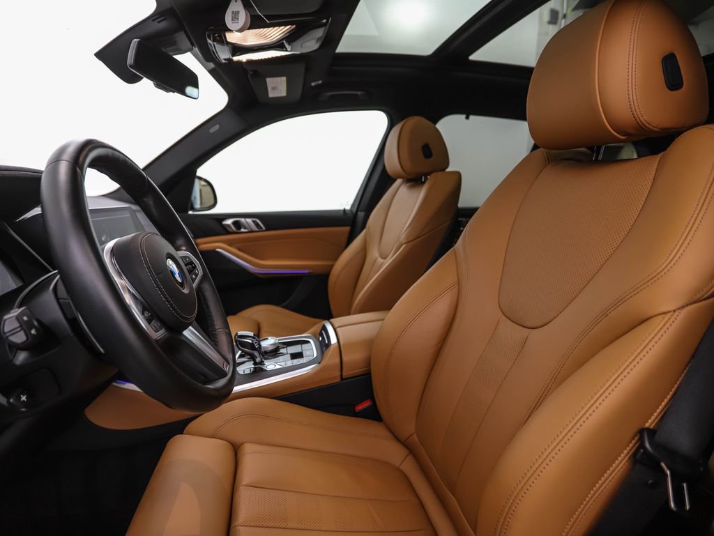 Used 2022 BMW X5 xDrive40i w/ M Sport Package image 11