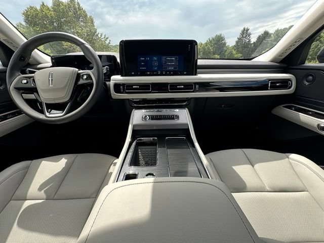 New 2026 Lincoln Aviator AWD image 21