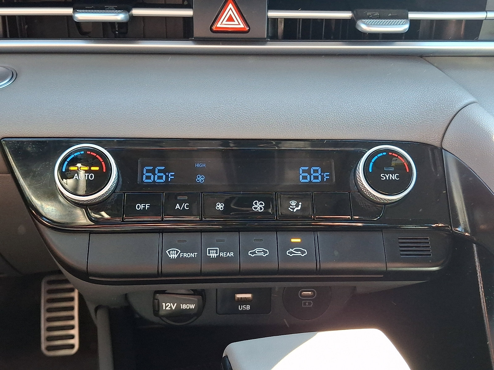 Certified 2025 Hyundai Elantra Sport FWD image 15