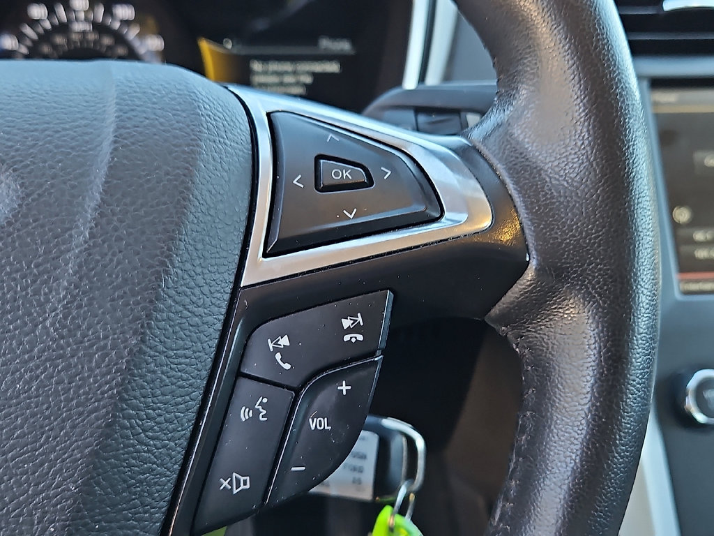 Used 2015 Ford Fusion SE FWD image 23
