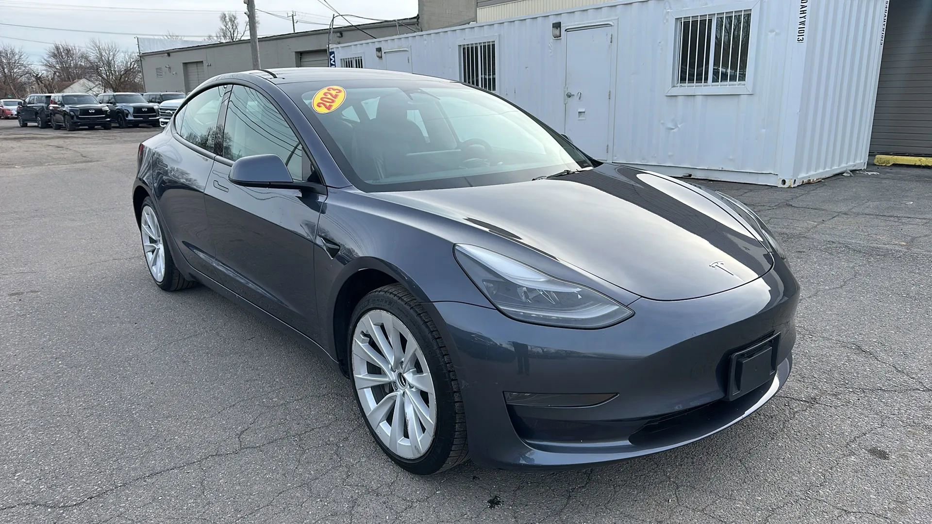 Used 2023 Tesla Model 3 Standard Range image 3