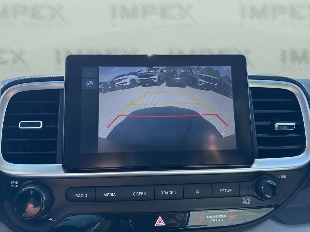 Used 2025 Hyundai Venue SEL FWD image 18