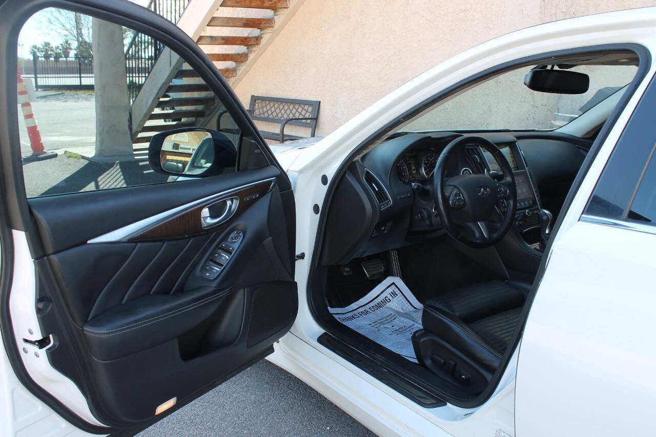 Used 2014 INFINITI Q50 Hybrid AWD w/ Deluxe Technology Package image 20