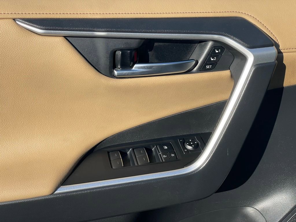 Used 2022 Toyota RAV4 Limited w/ Limited Grade Weather Package image 11