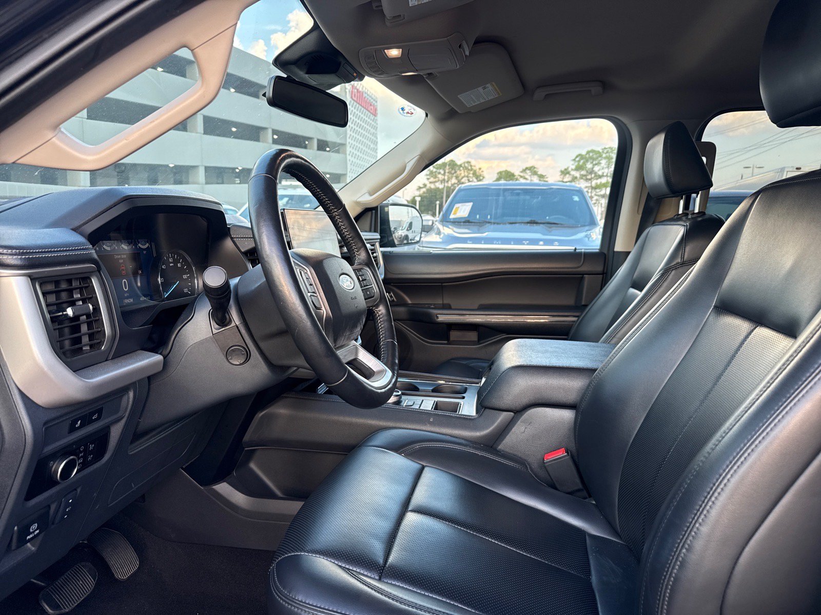 Used 2024 Ford Expedition Max XLT RWD image 11