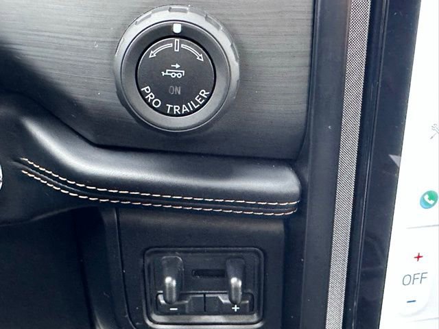 Used 2023 Ford Expedition Max Platinum image 18