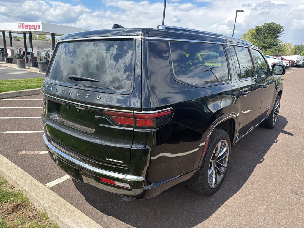 Used 2024 Jeep Wagoneer L Series III w/ Premium Group I image 2