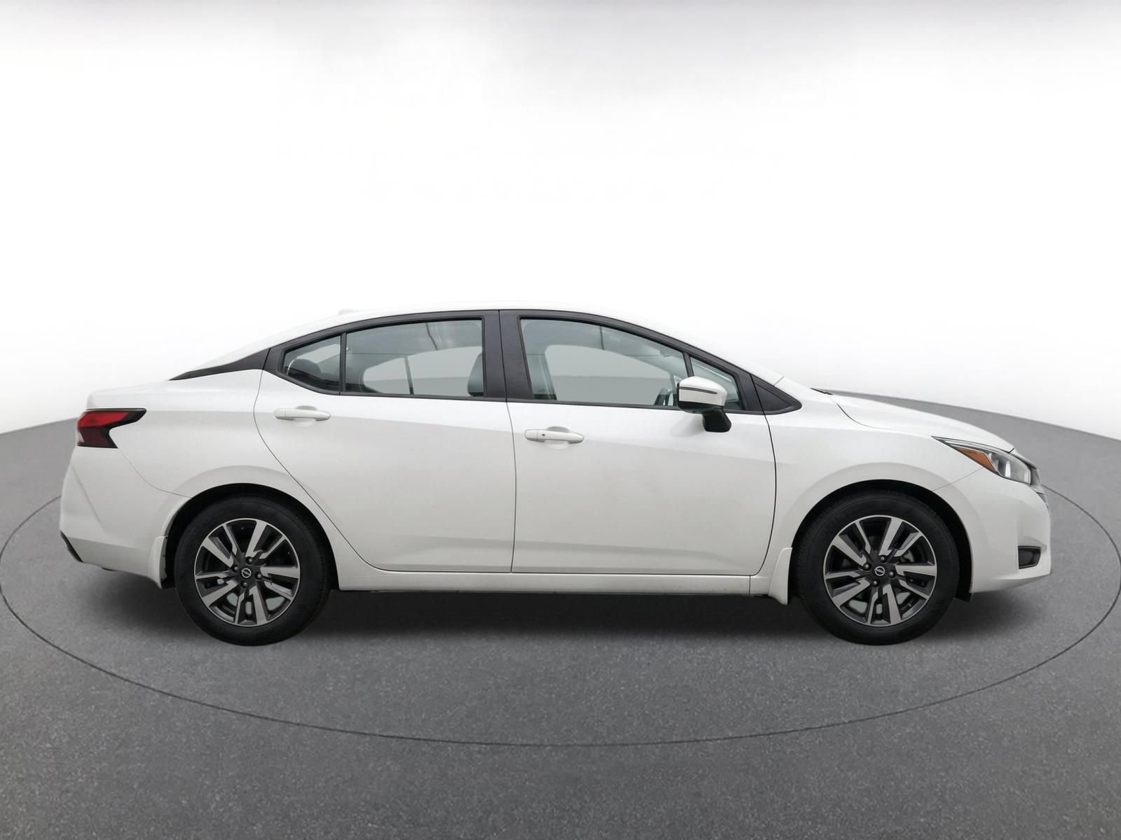 Used 2025 Nissan Versa SV FWD image 8