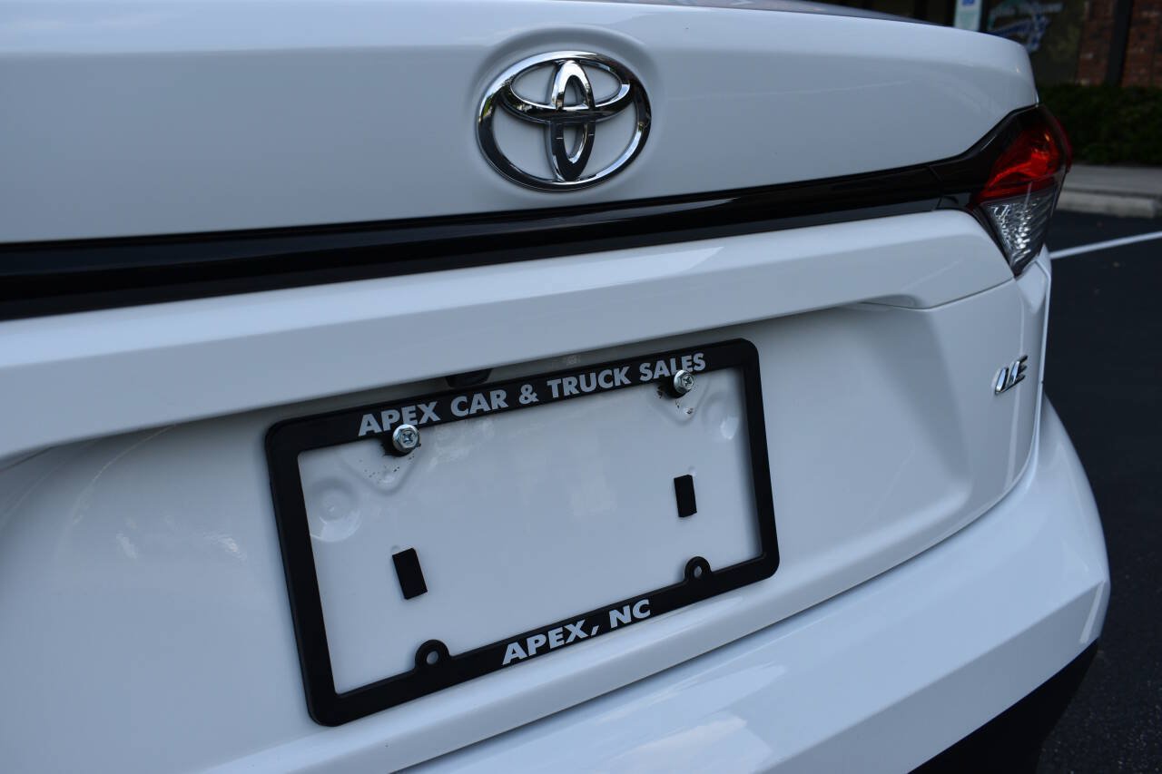 Used 2025 Toyota Corolla LE FWD image 31