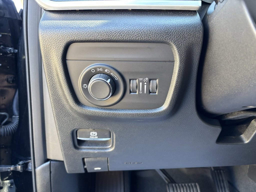 Used 2023 Jeep Grand Cherokee Altitude image 12