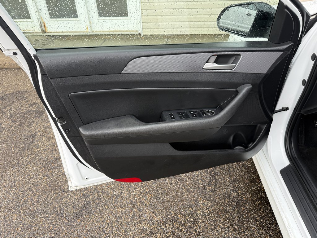 Used 2018 Hyundai Sonata SEL w/ Cargo Package FWD image 11