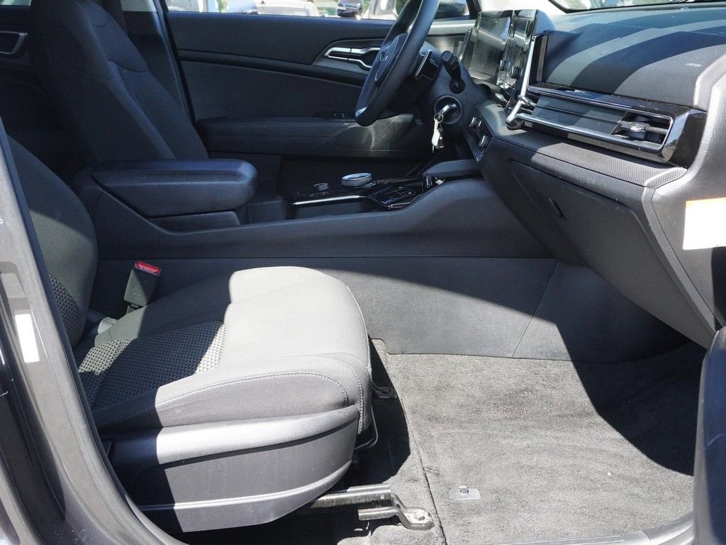 Used 2023 Kia Sportage LX AWD/4WD image 25