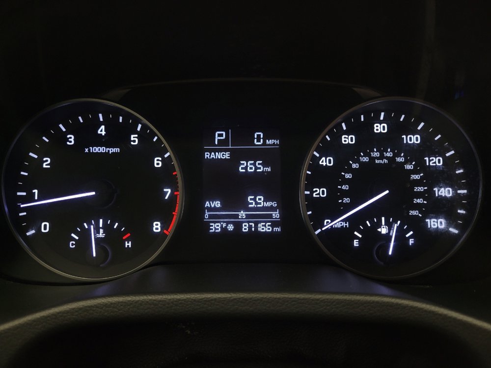 Used 2017 Hyundai Elantra SE image 23