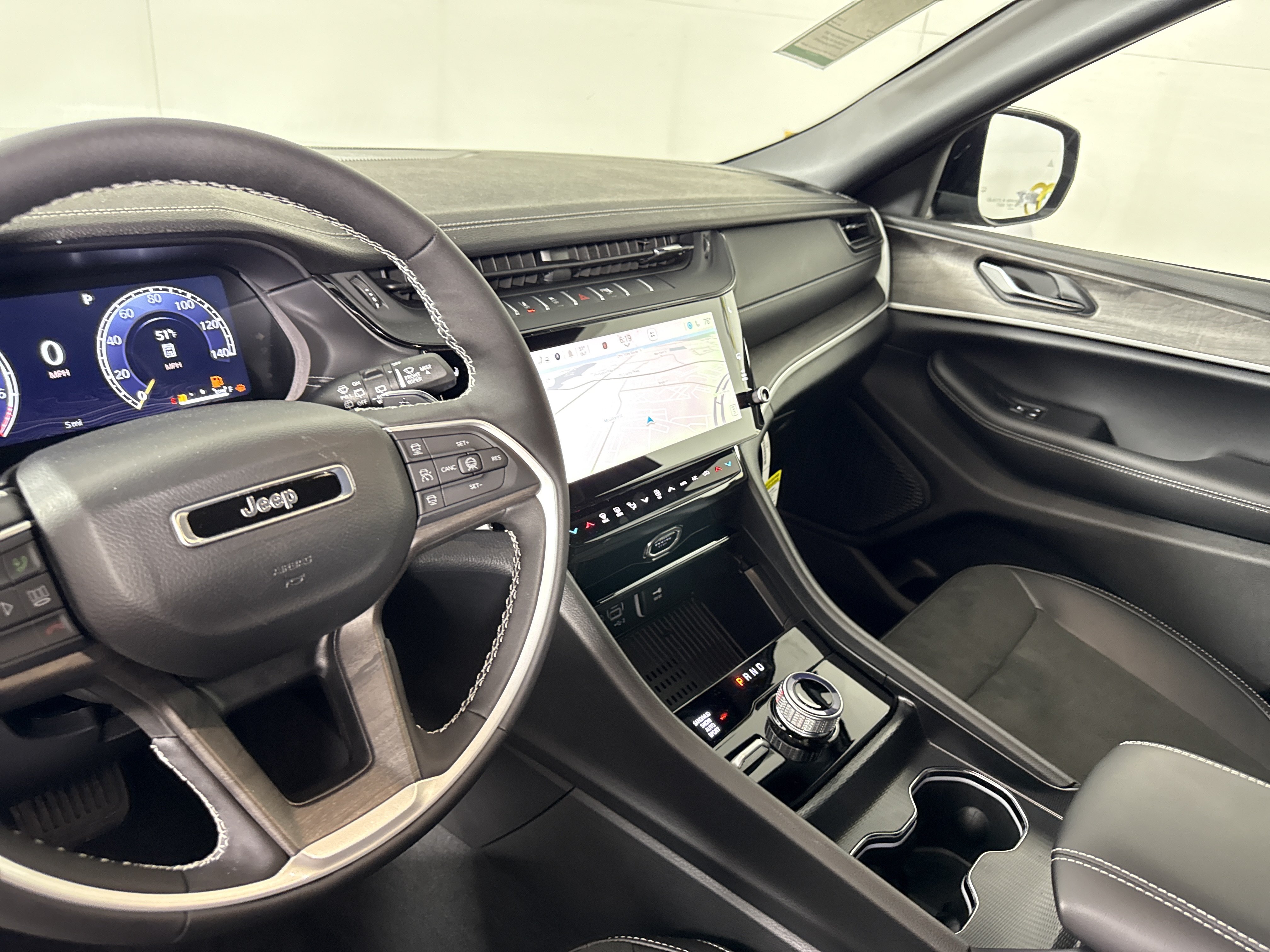 New 2026 Jeep Grand Cherokee Altitude AWD/4WD image 27
