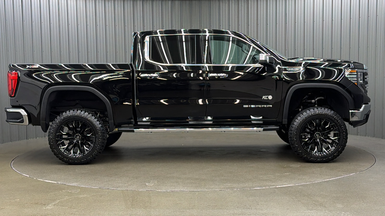 Used 2026 GMC Sierra 1500 SLT w/ SLT Premium Package AWD/4WD image 6