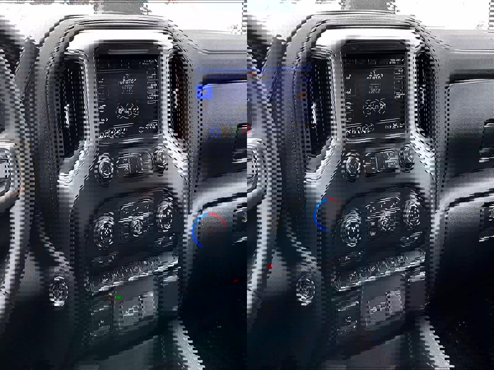 Used 2020 Chevrolet Silverado 1500 RST w/ All-Star Edition image 17