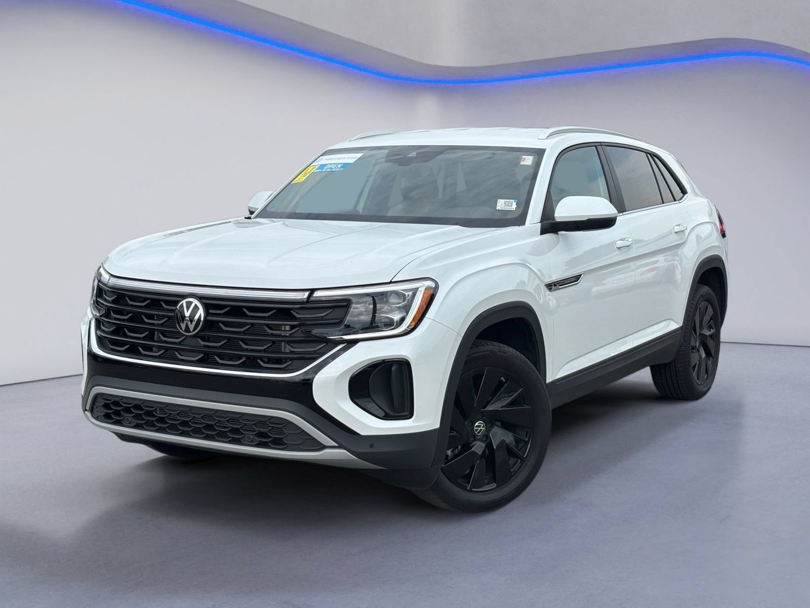 Used 2026 Volkswagen Atlas Cross Sport SE w/ Black Wheel Package FWD image 2