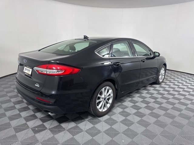 Used 2019 Ford Fusion SE image 3