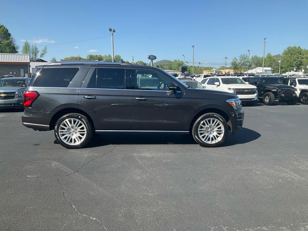 Used 2024 Ford Expedition Limited image 4