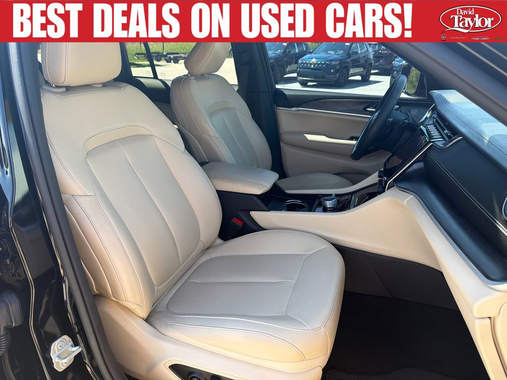 Used 2023 Jeep Grand Cherokee Limited AWD/4WD image 31