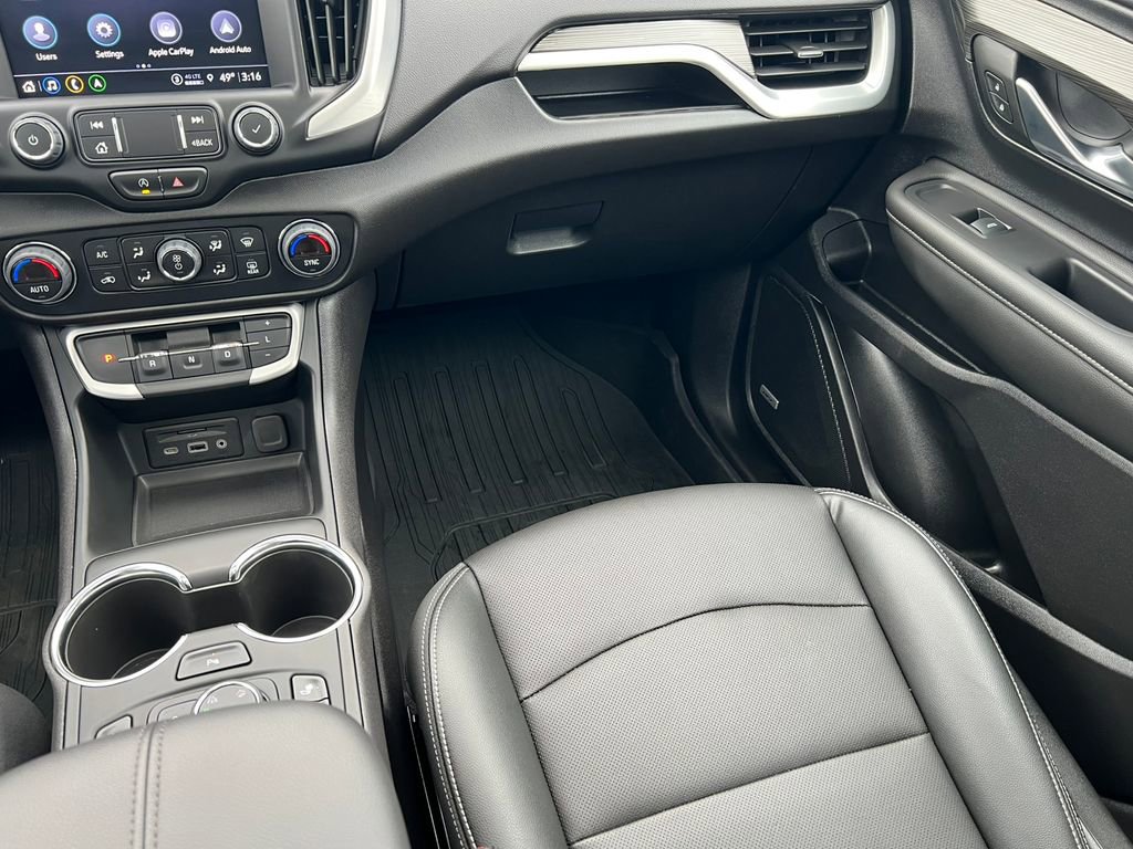 Certified 2024 GMC Terrain SLT w/ Infotainment Package II image 33