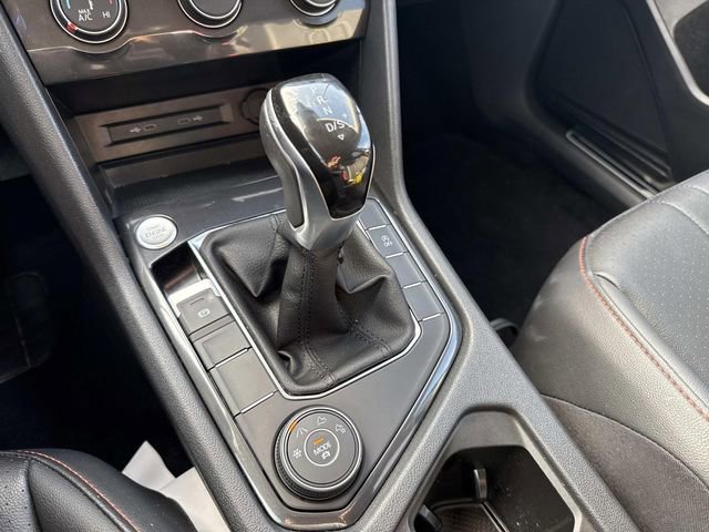 Used 2024 Volkswagen Tiguan Wolfsburg Edition image 31