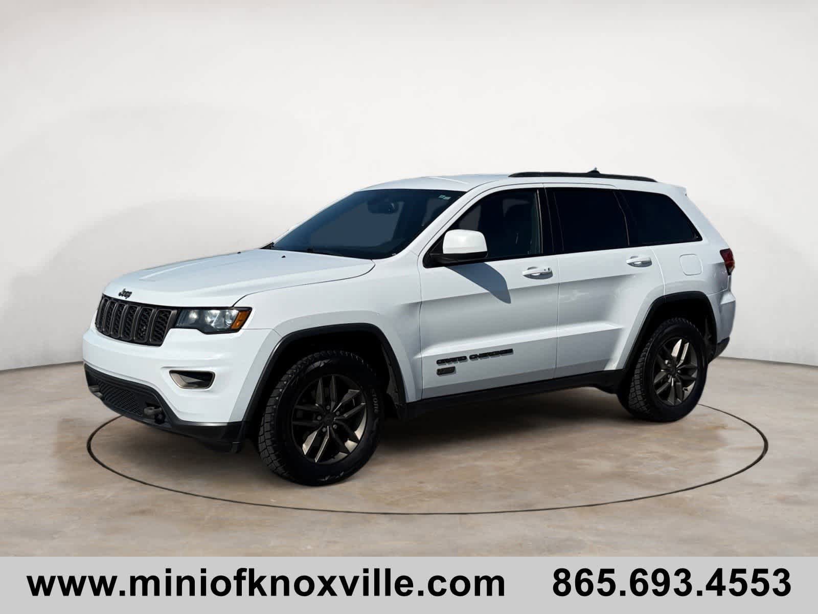Used 2016 Jeep Grand Cherokee Laredo 75th Anniversary AWD/4WD image 7