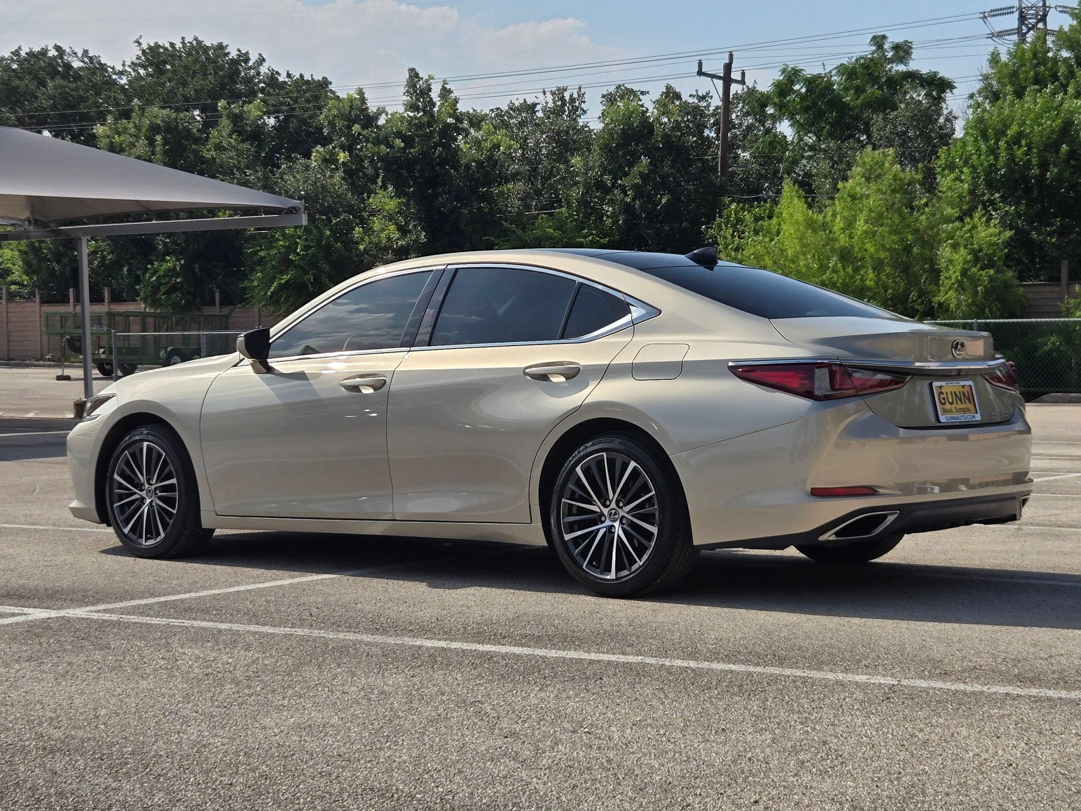 Used 2023 Lexus ES 350 w/ Premium Package FWD image 5