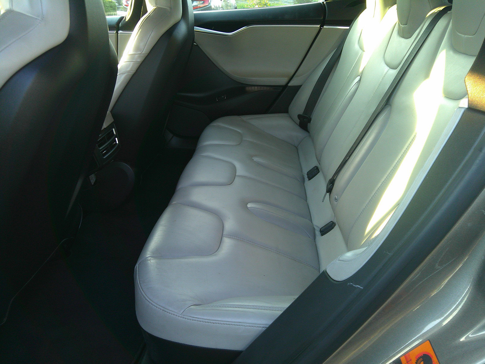 Used 2015 Tesla Model S 85 image 8