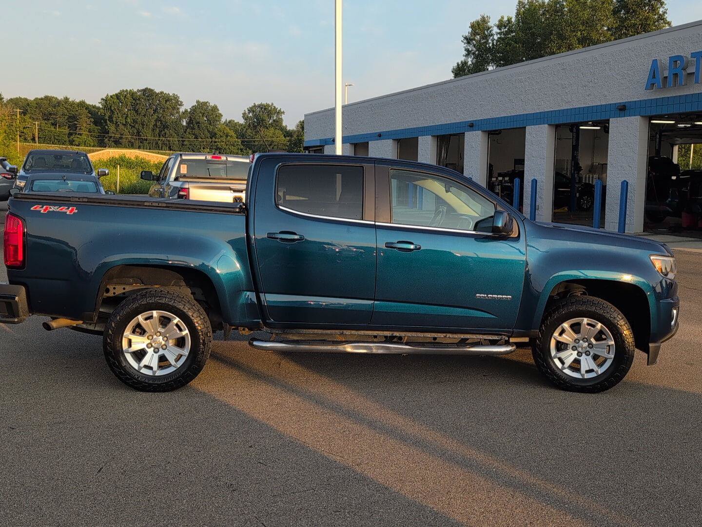 Used 2019 Chevrolet Colorado LT w/ LT Convenience Package AWD/4WD image 8