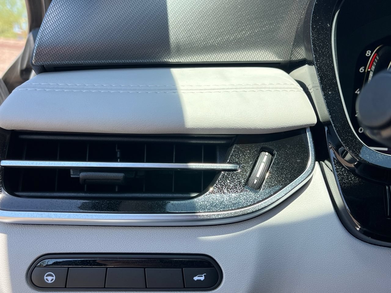 New 2027 INFINITI QX60 Luxe w/ Cargo Package FWD image 27