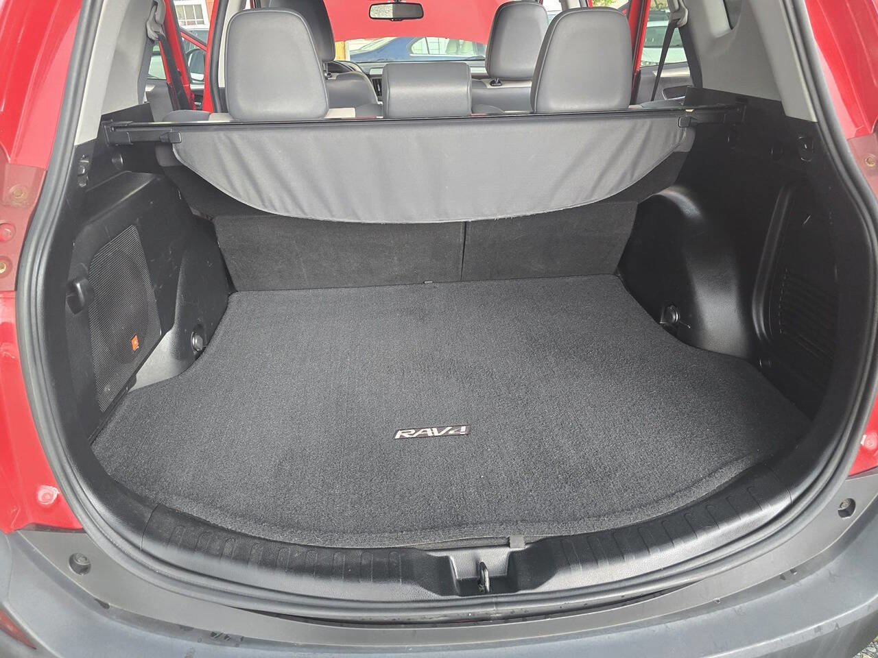 Used 2015 Toyota RAV4 Limited image 14