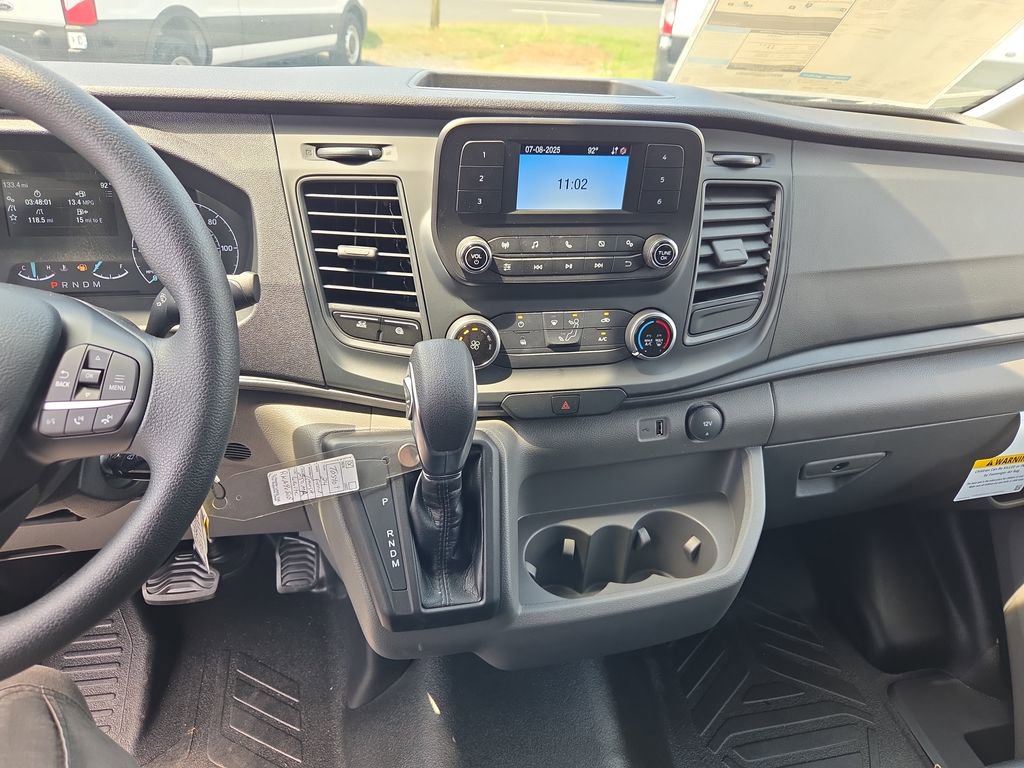 New 2024 Ford Transit 250 148 Medium Roof image 32