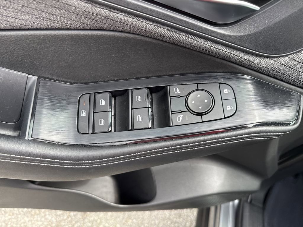 Used 2023 Nissan Rogue SV FWD image 11