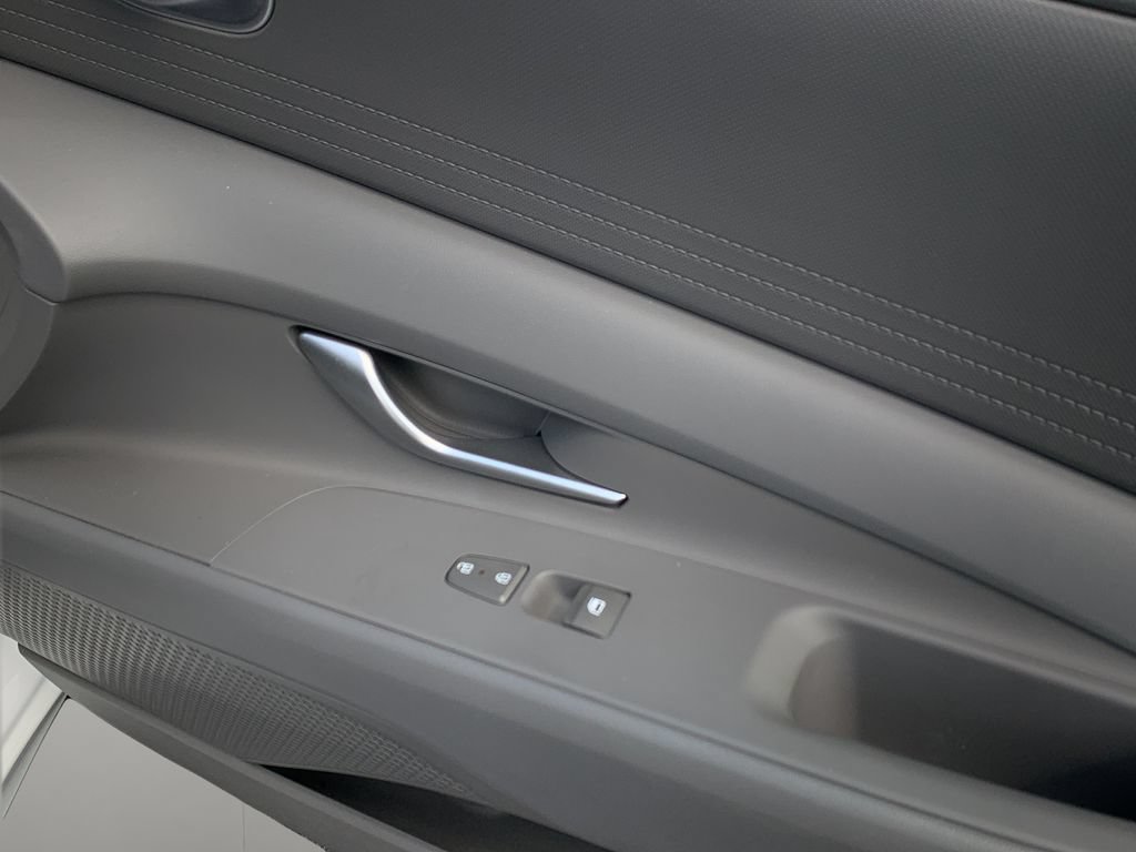 Certified 2026 Hyundai Elantra SE FWD image 35